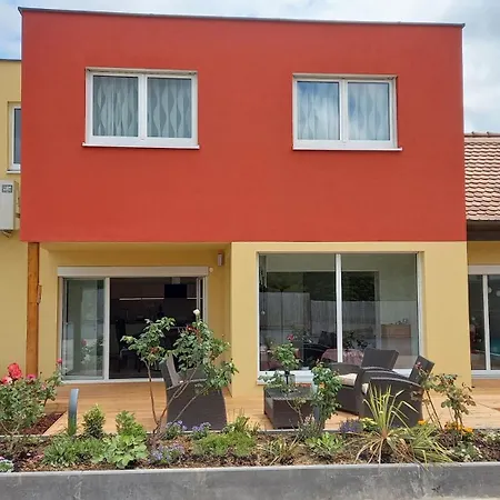 Maison Neuve, Au Calme Et Tres Agreable Διαμέρισμα *